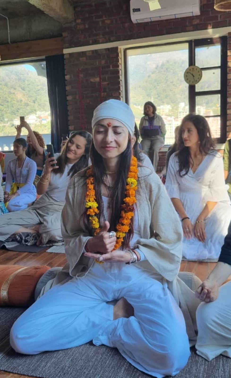 Vlatka Šrajbek - Dhyana, meditacija na izvoru joge u Indiji